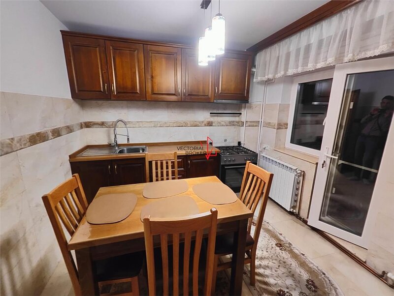 Piata Constitutiei, Palatul Parlamentului, inchiriere 2 camere,